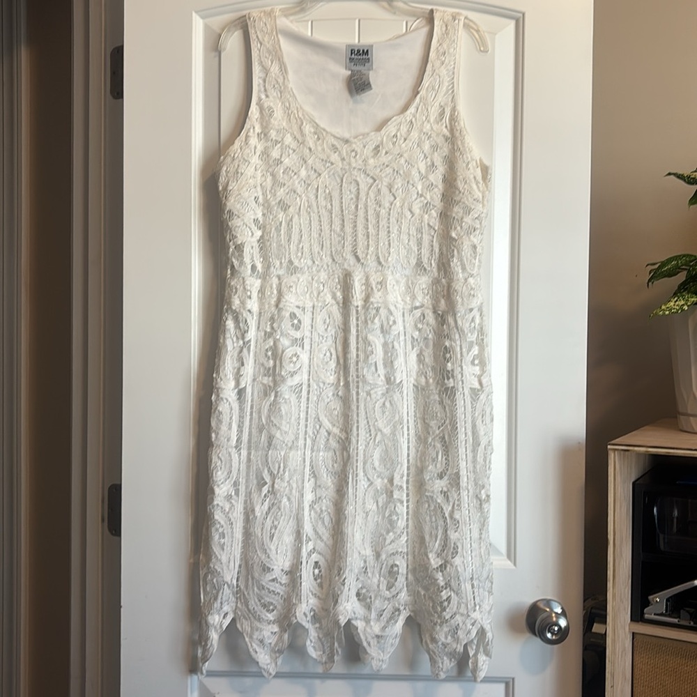 Woman’s lace and sequin summer dress. Petite XL
